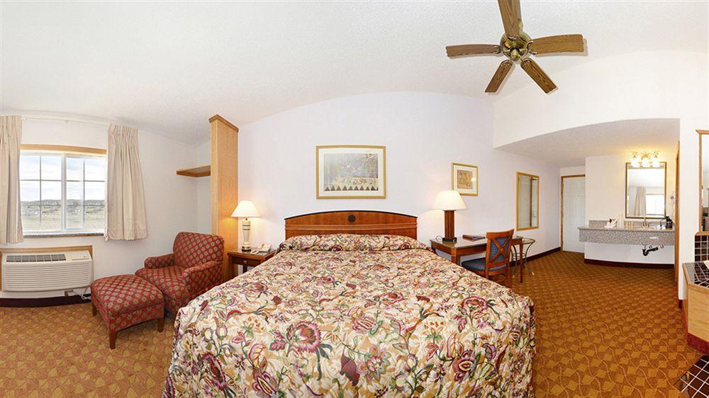 Econo Lodge Inn & Suites מדרס מראה חיצוני תמונה