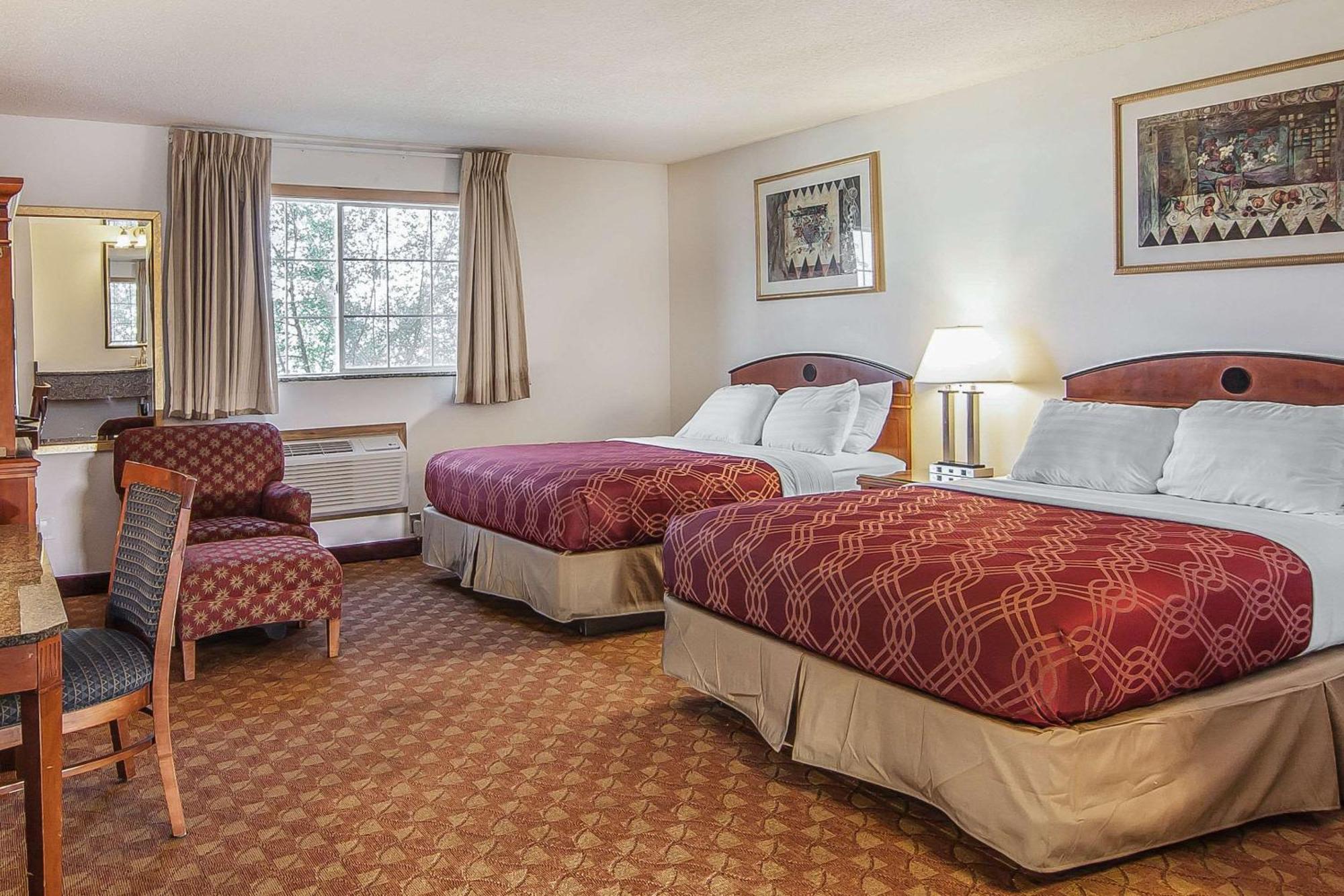 Econo Lodge Inn & Suites מדרס מראה חיצוני תמונה
